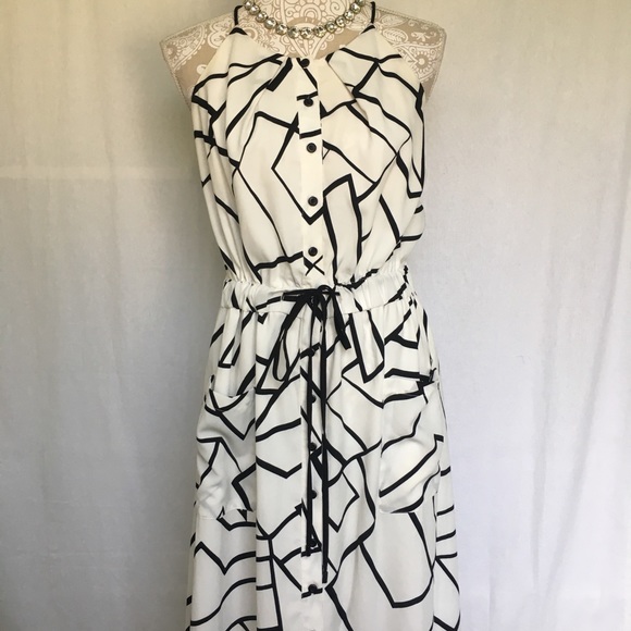 Adelyn Rae Dresses & Skirts - Adelyn Rae // Black, White Print Trapeze Dress M